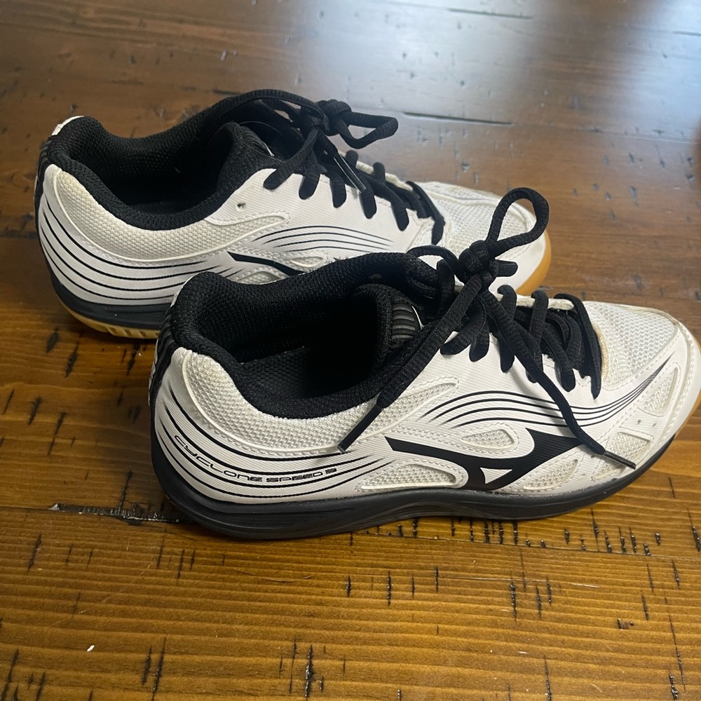 Mizuno women’s  White and Black volleyball  Shoes